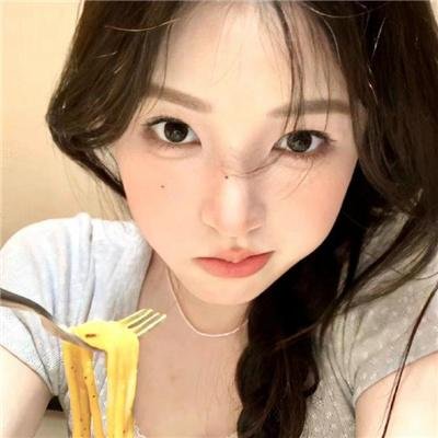 雨中的女人